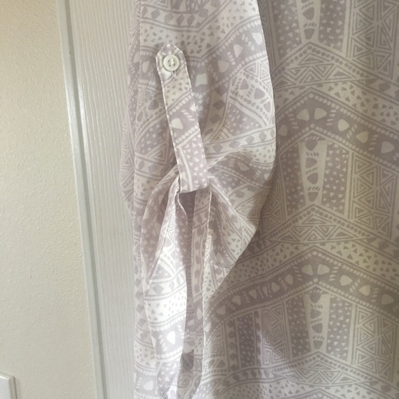 Maurice’s Chiffon Geo Print 3/4 Sleeve Top SZ 1 - Picture 4 of 6